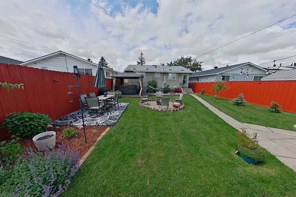 3232 Doverville Crescent Se, Calgary, AB - Outdoor