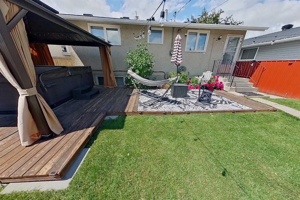 3232 Doverville Crescent Se, Calgary, AB - Outdoor