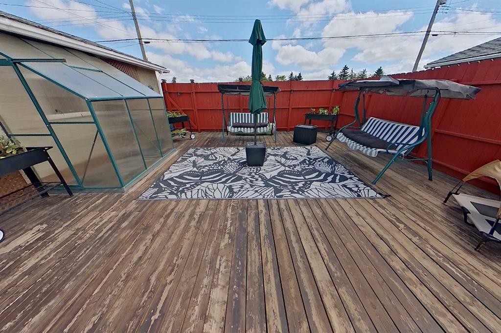 3232 Doverville Crescent Se, Calgary, AB - Outdoor