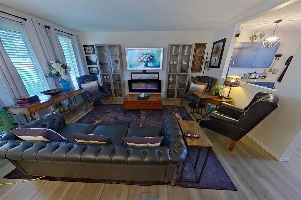 3232 Doverville Crescent Se, Calgary, AB - Indoor Photo Showing Other Room