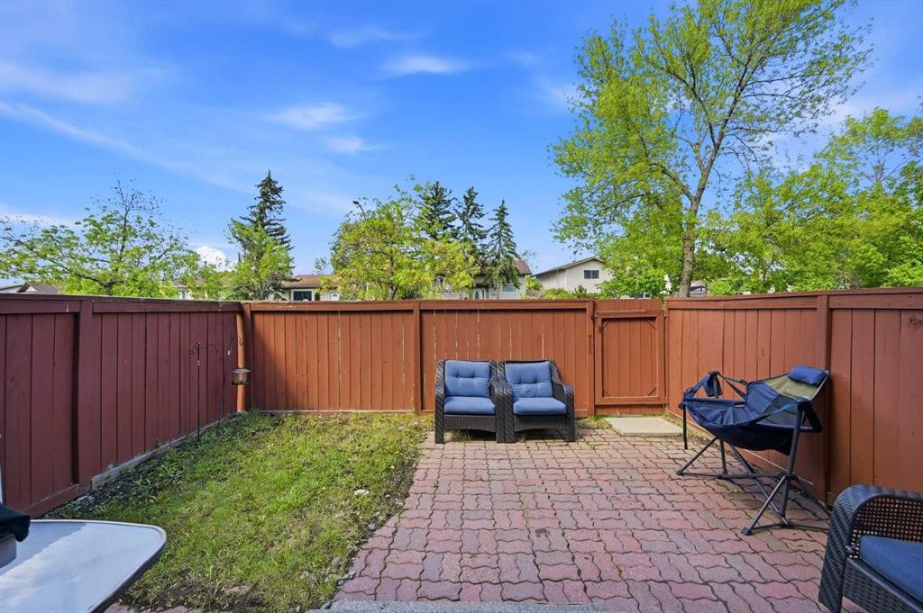 11-1155 Falconridge Drive Ne, Calgary, AB