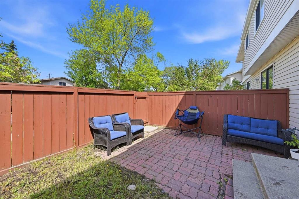 11-1155 Falconridge Drive Ne, Calgary, AB