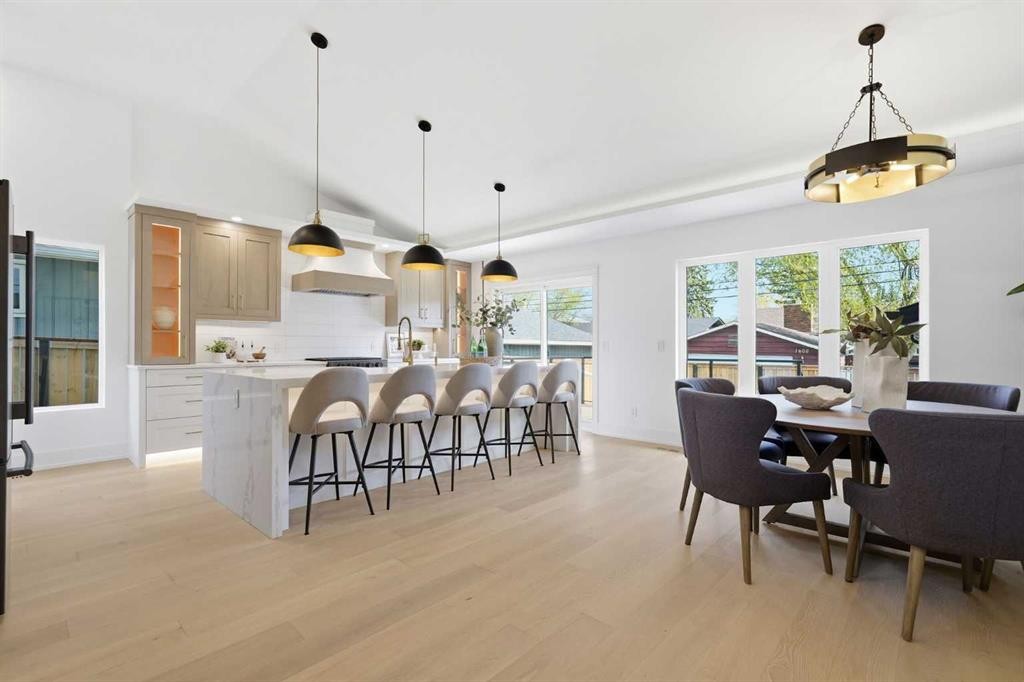 60 Lake Lucerne Close Se, Calgary, AB - Indoor