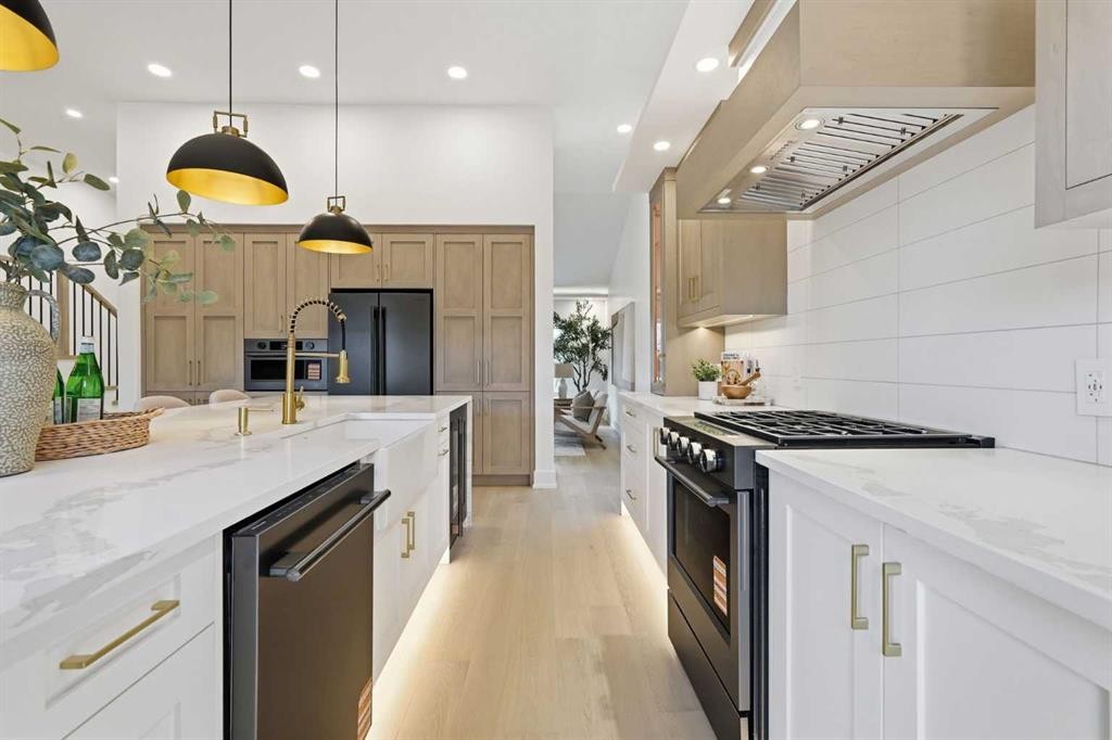 60 Lake Lucerne Close Se, Calgary, AB - Indoor Photo Showing Kitchen With Stainless Steel Kitchen With Upgraded Kitchen