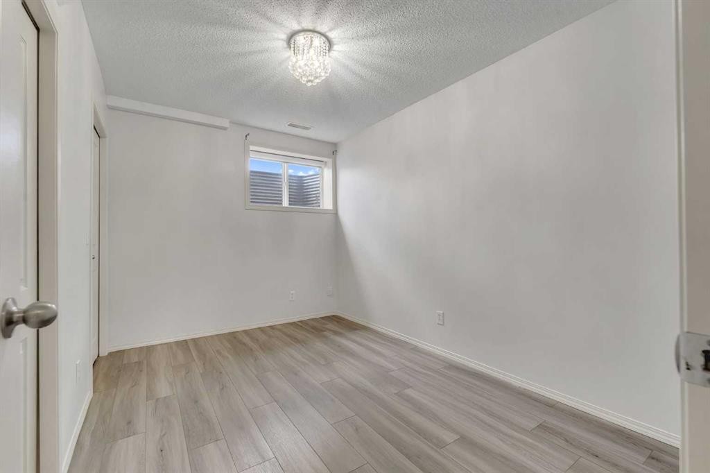 312 Saddlebrook Point Ne, Calgary, AB - Indoor Photo Showing Other Room