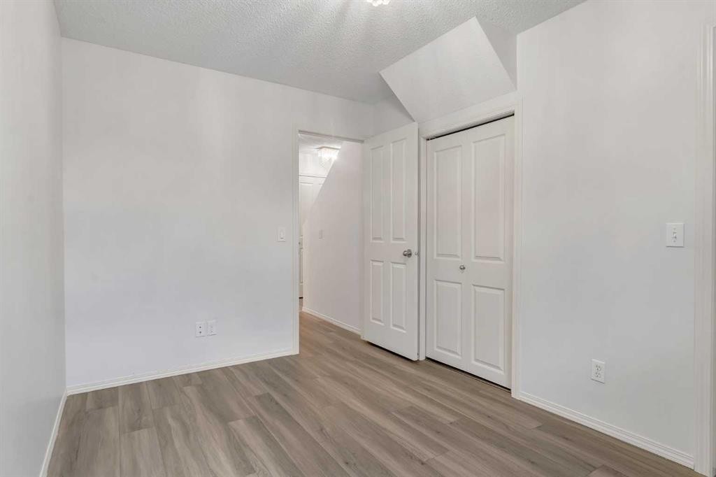 312 Saddlebrook Point Ne, Calgary, AB - Indoor Photo Showing Other Room