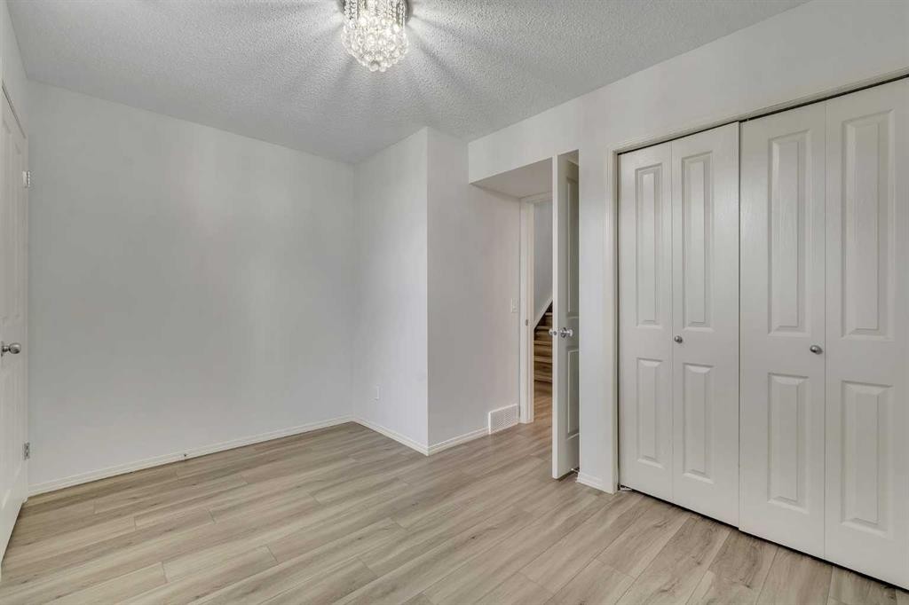 312 Saddlebrook Point Ne, Calgary, AB - Indoor Photo Showing Other Room