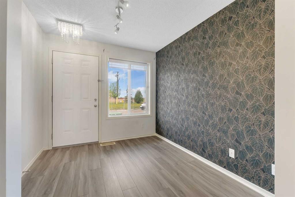 312 Saddlebrook Point Ne, Calgary, AB - Indoor Photo Showing Other Room