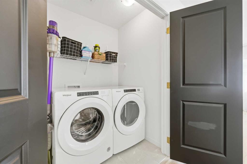 2 Birch Glen, Okotoks, AB