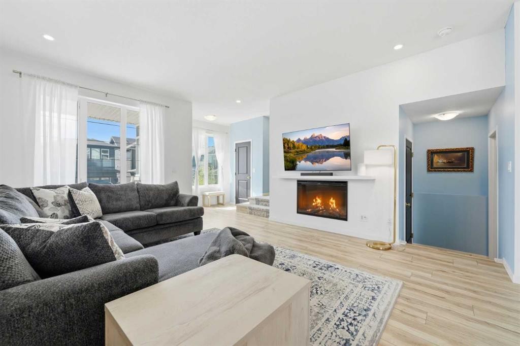 2 Birch Glen, Okotoks, AB