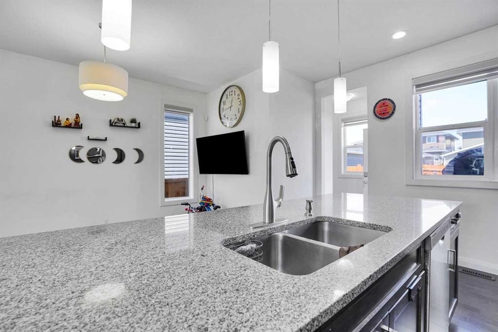 158 Redstone Common Ne, Calgary, AB
