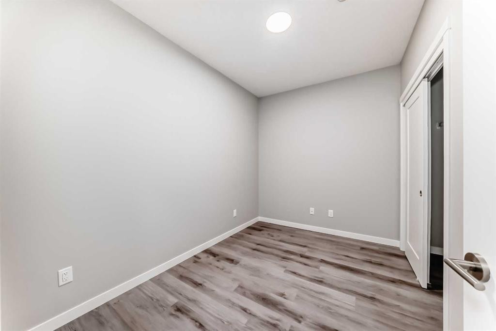 403-200 Shawnee Square Sw, Calgary, AB