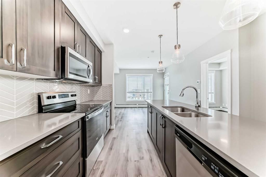 403-200 Shawnee Square Sw, Calgary, AB