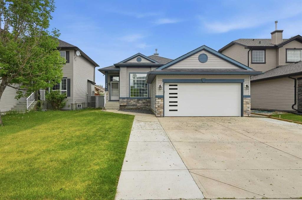 209 Oakmere Close, Chestermere, AB