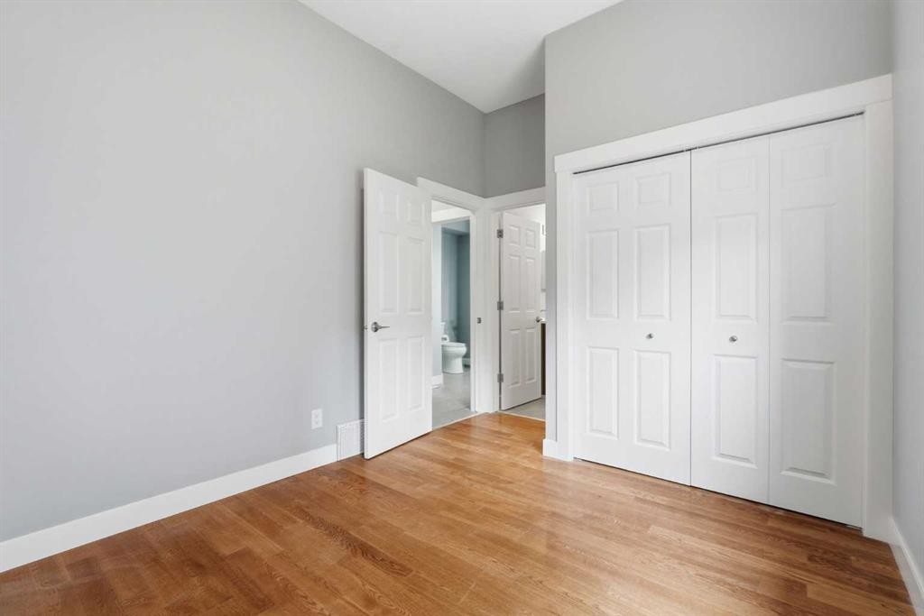 209 Oakmere Close, Chestermere, AB