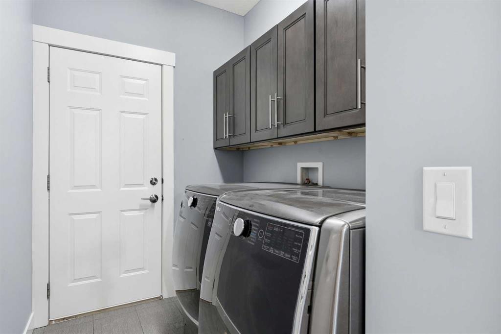 209 Oakmere Close, Chestermere, AB