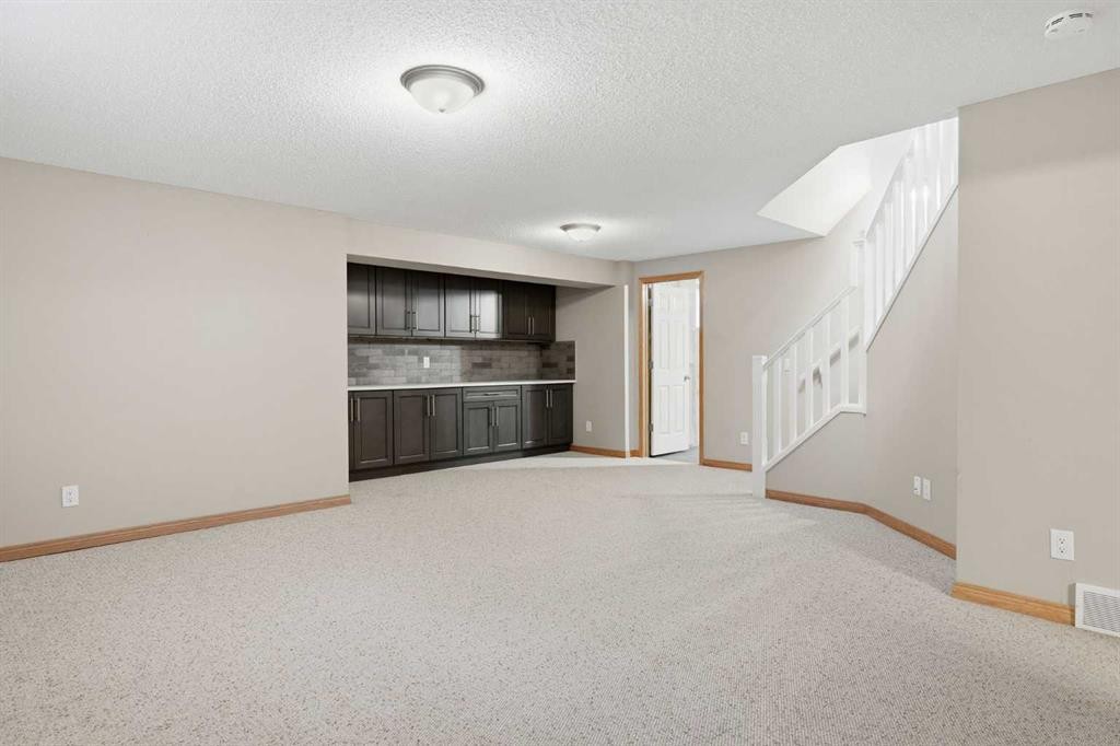 209 Oakmere Close, Chestermere, AB
