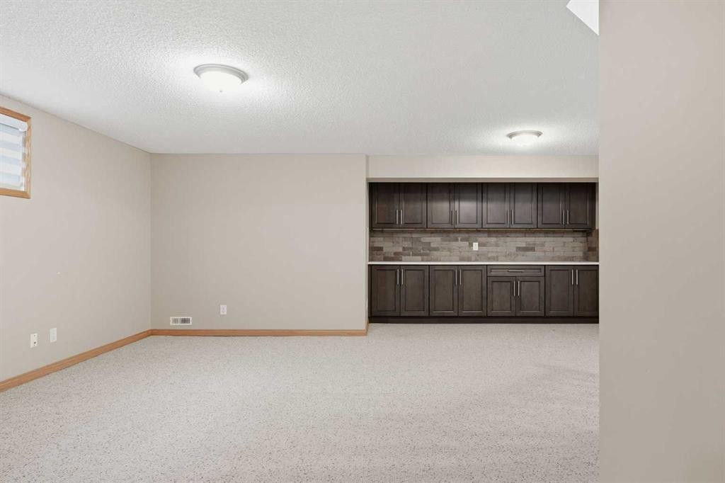 209 Oakmere Close, Chestermere, AB