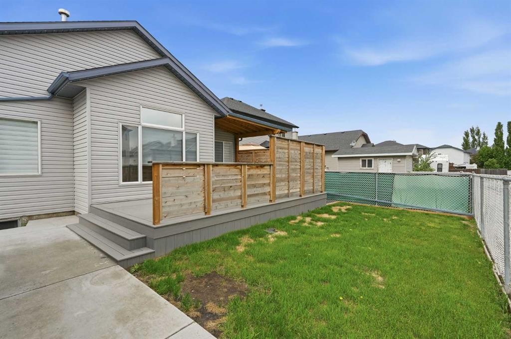 209 Oakmere Close, Chestermere, AB
