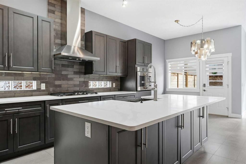 209 Oakmere Close, Chestermere, AB