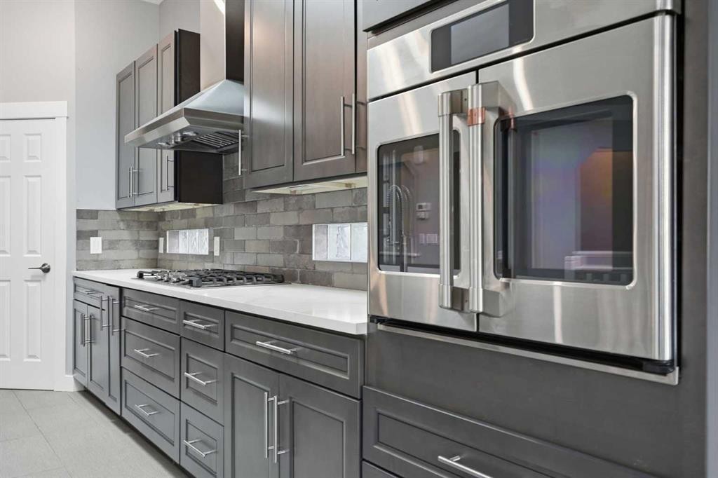 209 Oakmere Close, Chestermere, AB