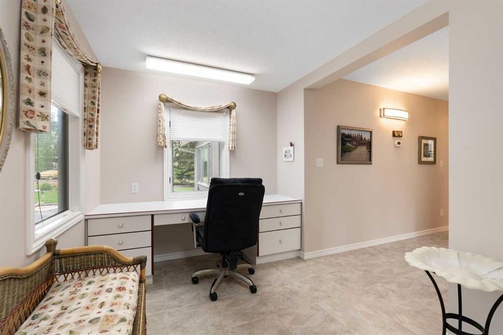 202-36214 Range Road 250, Rural Red Deer County, AB - Indoor Photo Showing Other Room