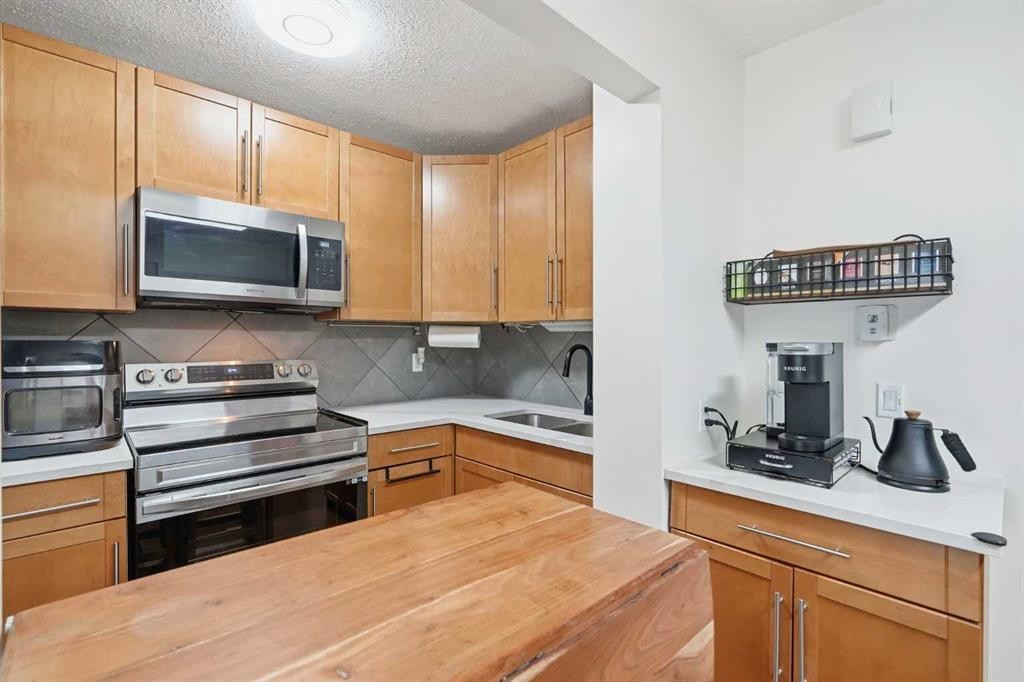 411-3500 Varsity Drive Nw, Calgary, AB