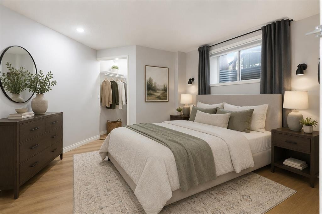 410 Royal Crest Bay Nw, Calgary, AB - Indoor Photo Showing Bedroom