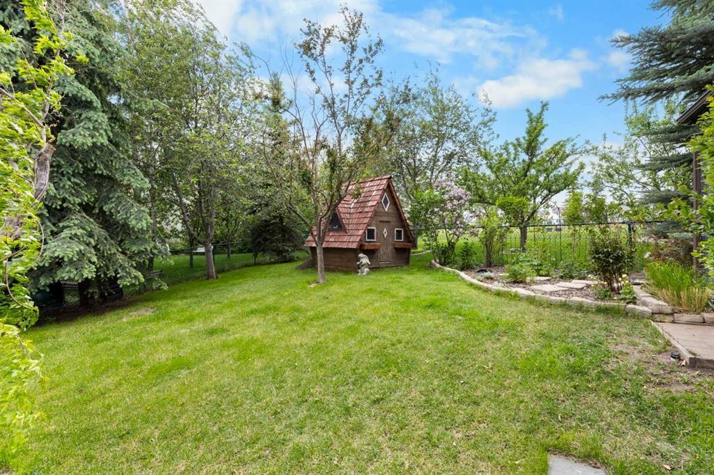 410 Royal Crest Bay Nw, Calgary, AB - Outdoor