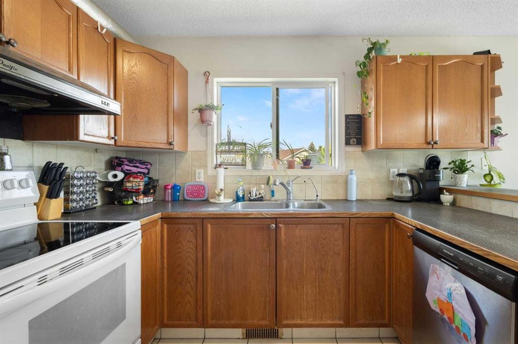 27 Erin Green Place Se, Calgary, AB
