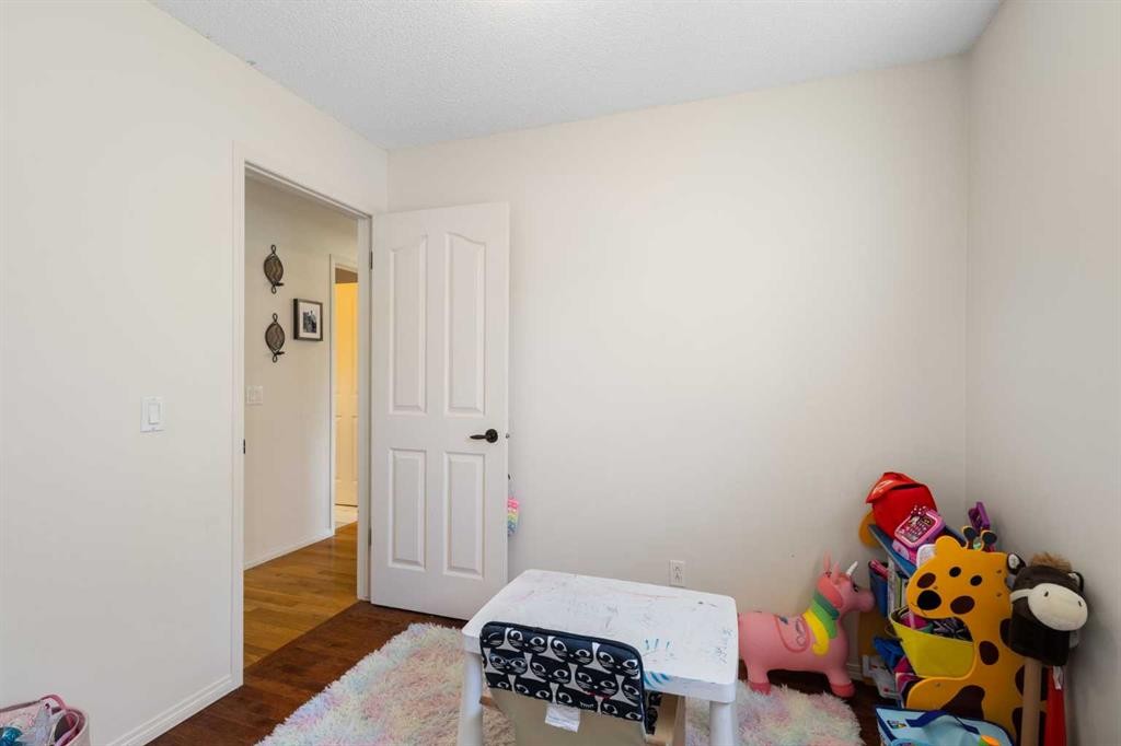 27 Erin Green Place Se, Calgary, AB