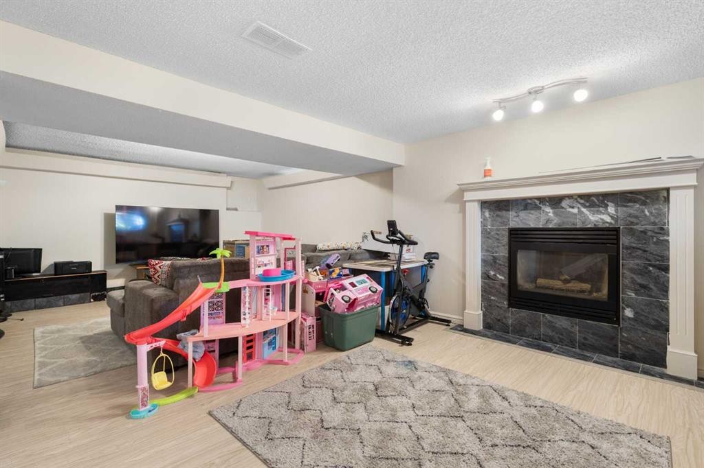 27 Erin Green Place Se, Calgary, AB