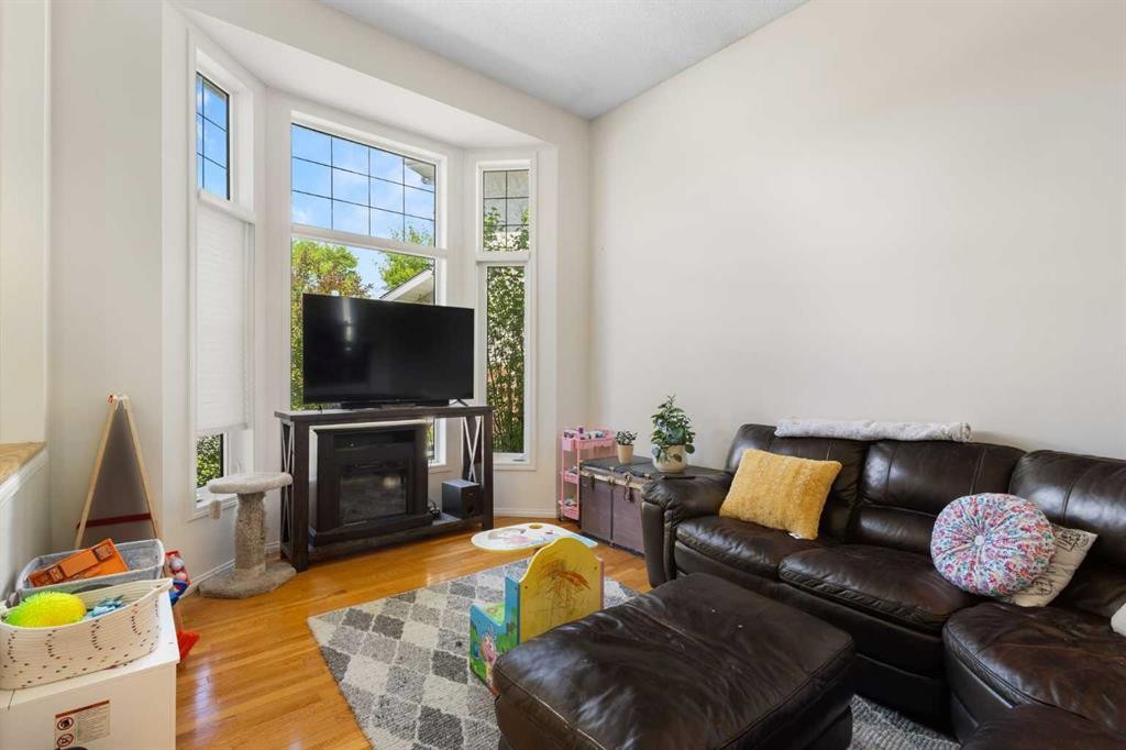 27 Erin Green Place Se, Calgary, AB
