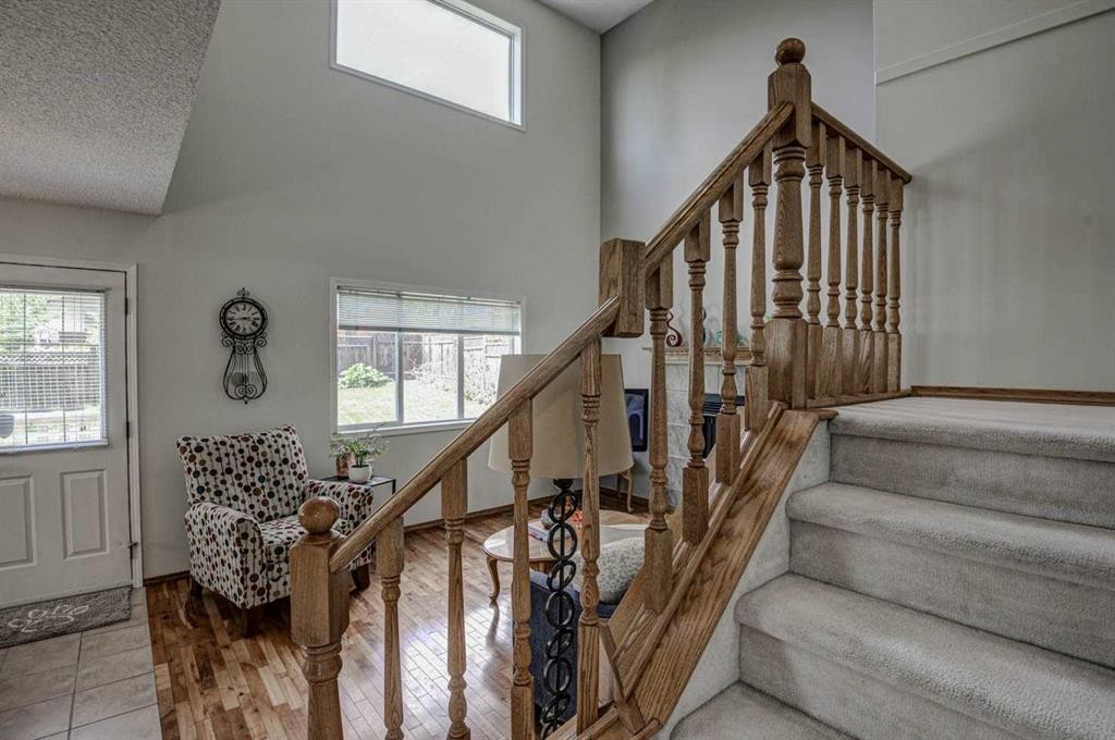 194 Arbour Stone Rise Nw, Calgary, AB