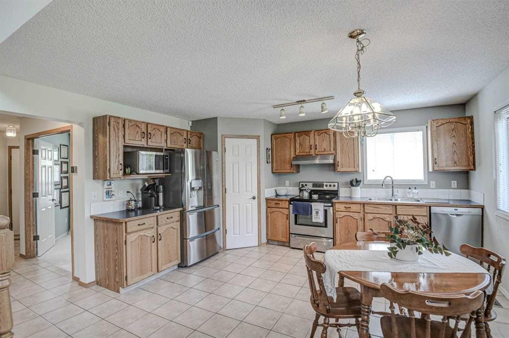 194 Arbour Stone Rise Nw, Calgary, AB