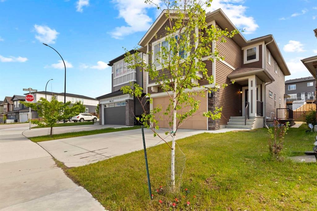 249 Lucas Crescent Nw, Calgary, AB - Outdoor
