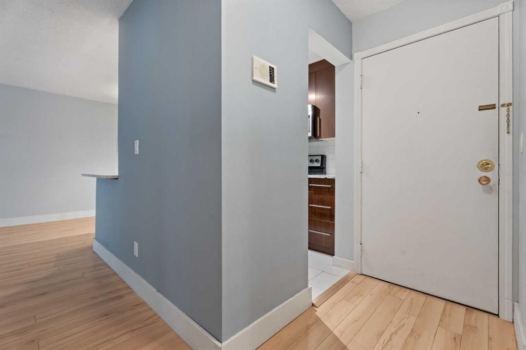 208-819 4A Street Ne, Calgary, AB
