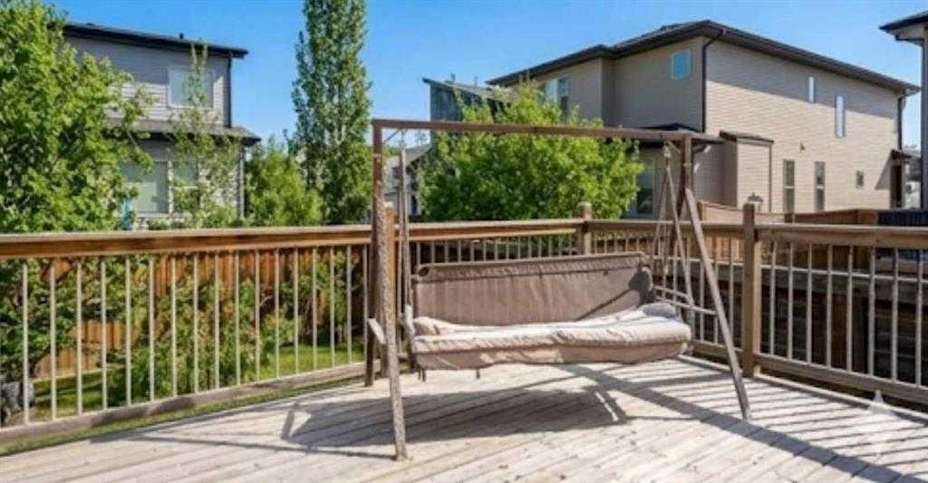220 Walden Heights Se, Calgary, AB
