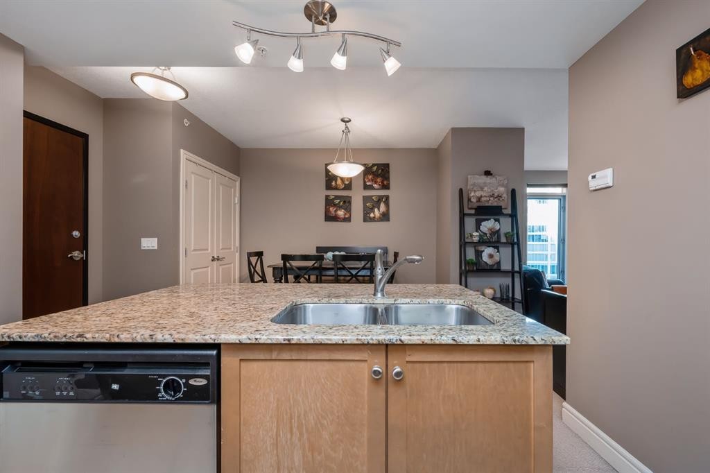 1005-910 5 Avenue Sw, Calgary, AB