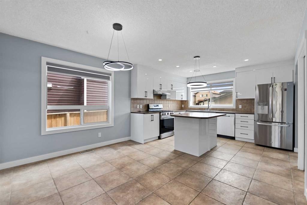 11 Saddlebrook Gardens Ne, Calgary, AB