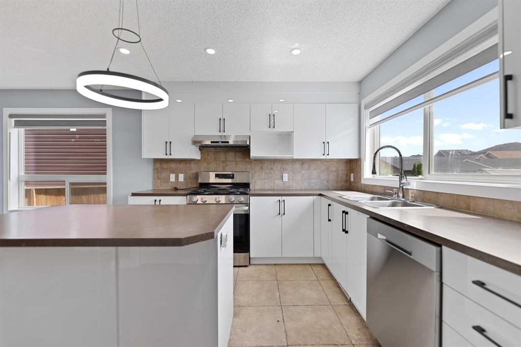 11 Saddlebrook Gardens Ne, Calgary, AB