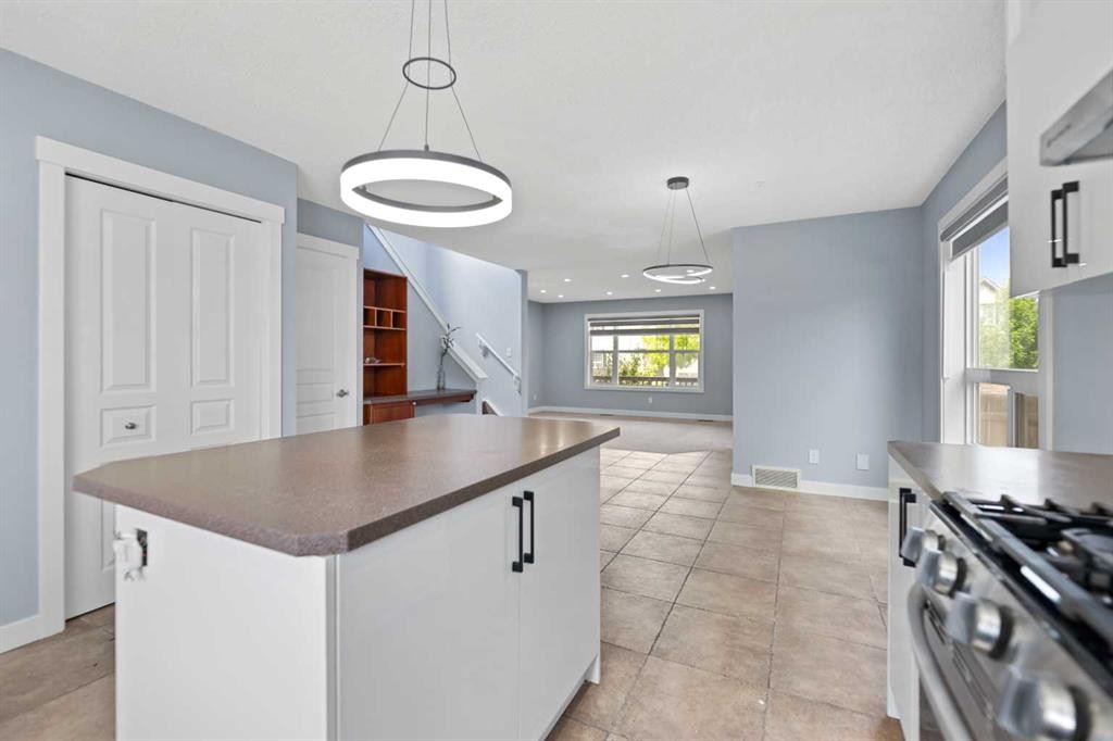 11 Saddlebrook Gardens Ne, Calgary, AB