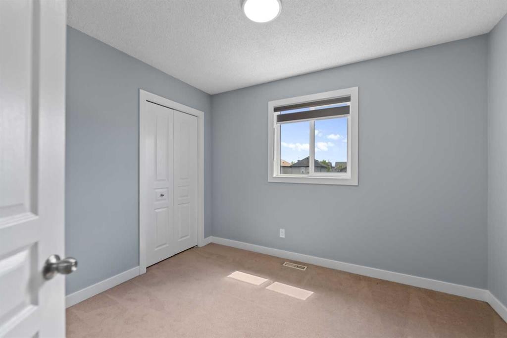 11 Saddlebrook Gardens Ne, Calgary, AB