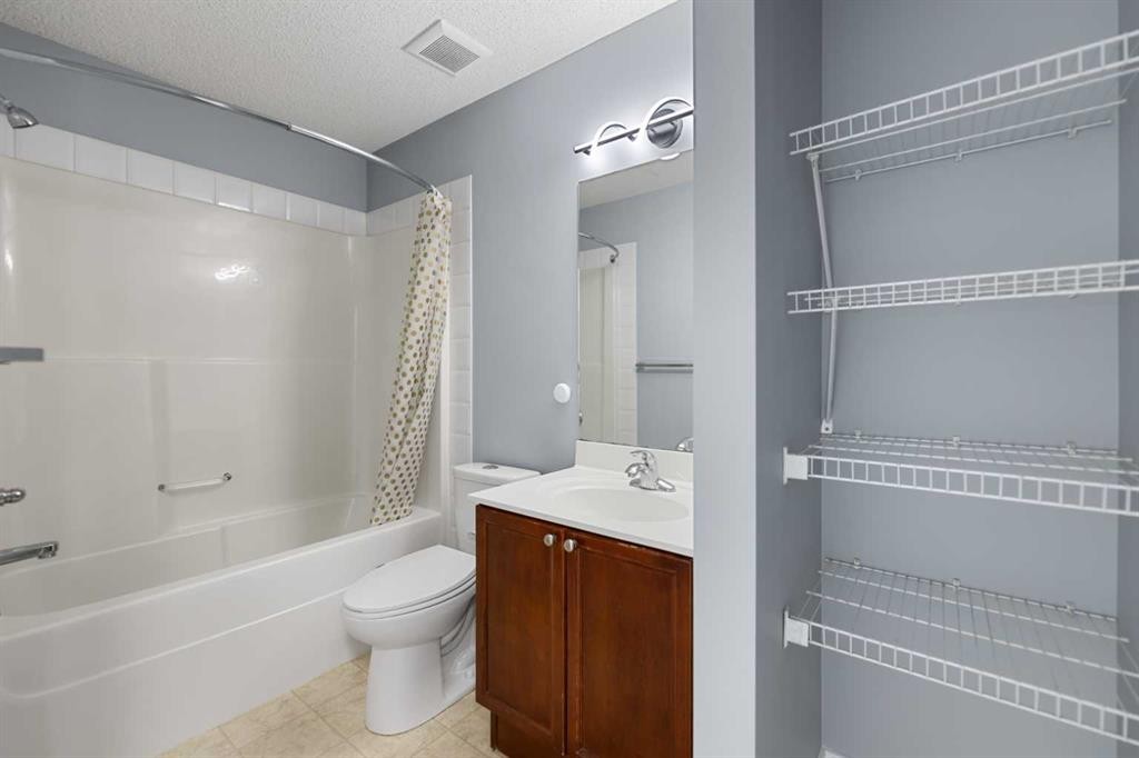 11 Saddlebrook Gardens Ne, Calgary, AB