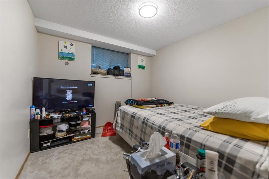 215 Carmel Close Ne, Calgary, AB