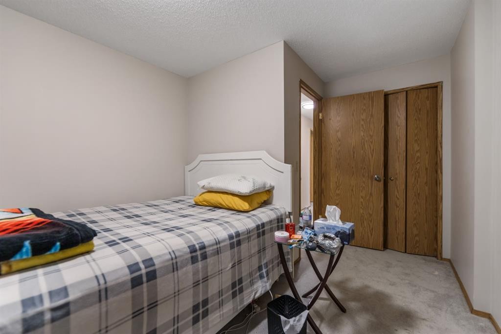 215 Carmel Close Ne, Calgary, AB