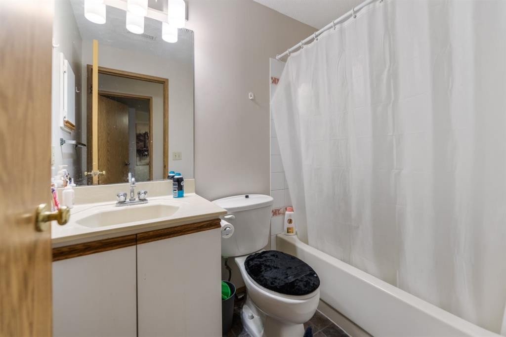 215 Carmel Close Ne, Calgary, AB