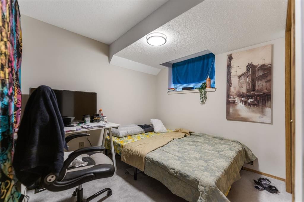 215 Carmel Close Ne, Calgary, AB