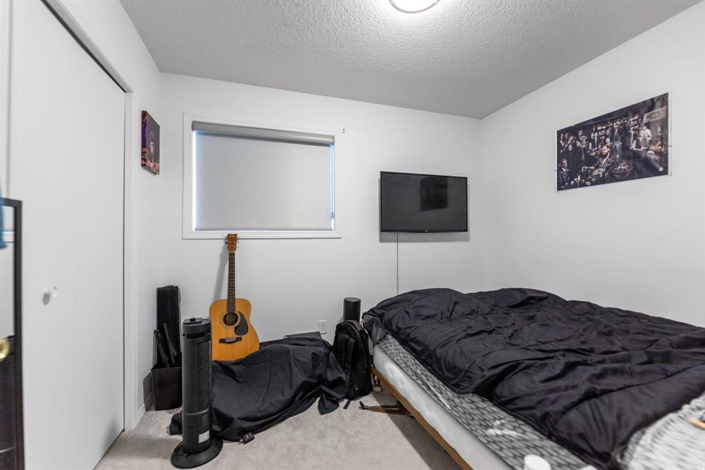215 Carmel Close Ne, Calgary, AB