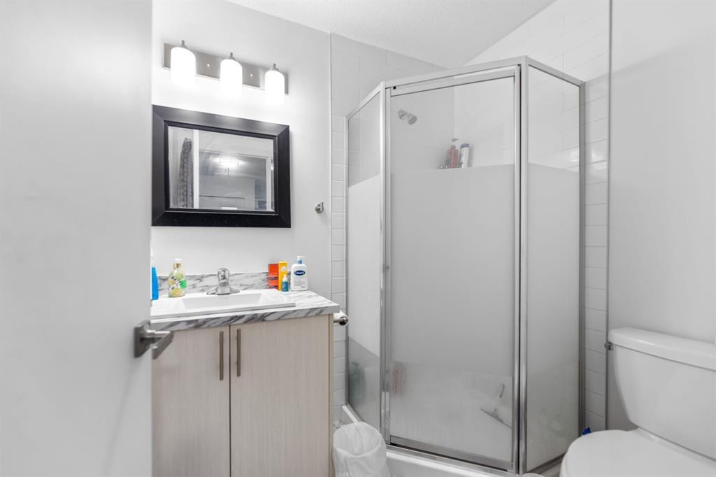 215 Carmel Close Ne, Calgary, AB